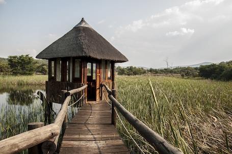 Aromatherapy, hot stone massages, deep-tissue massages, Swedish massages. Kedar Heritage Lodge, Conference Centre & Spa