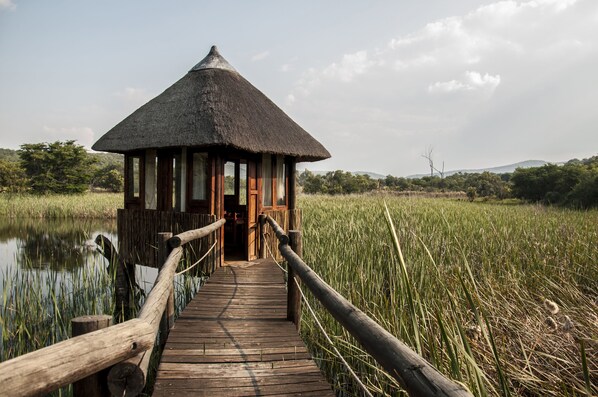 Una bañera de hidromasaje, tratamientos corporales, hidroterapia