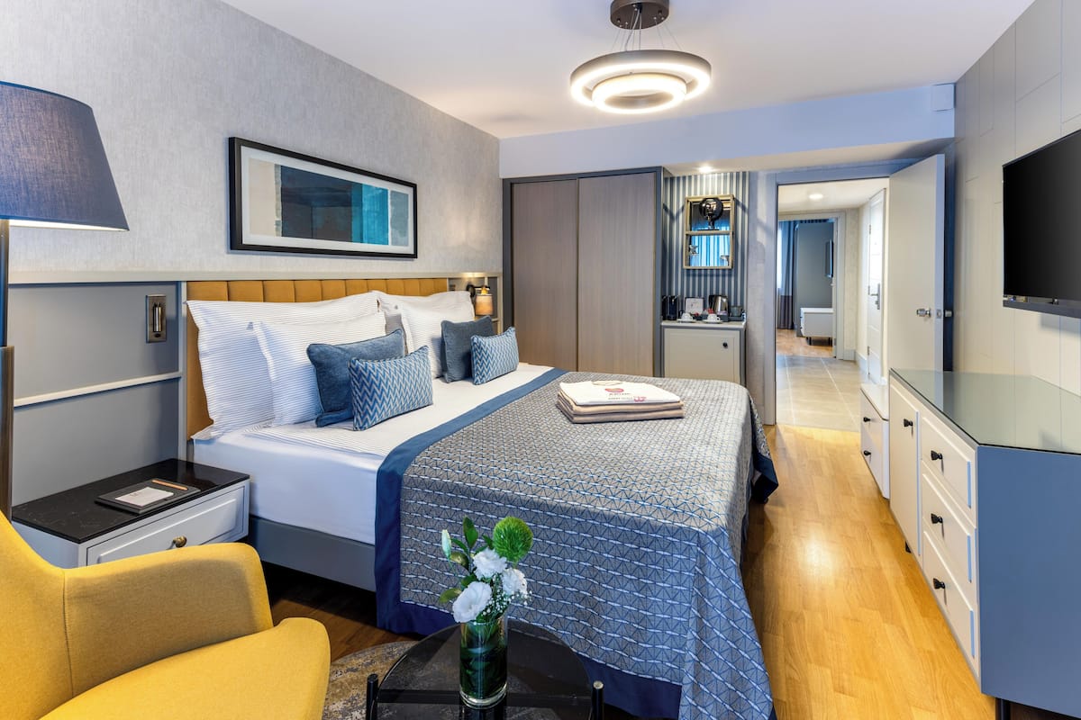 Deluxe Family Suite, 2 Bedrooms