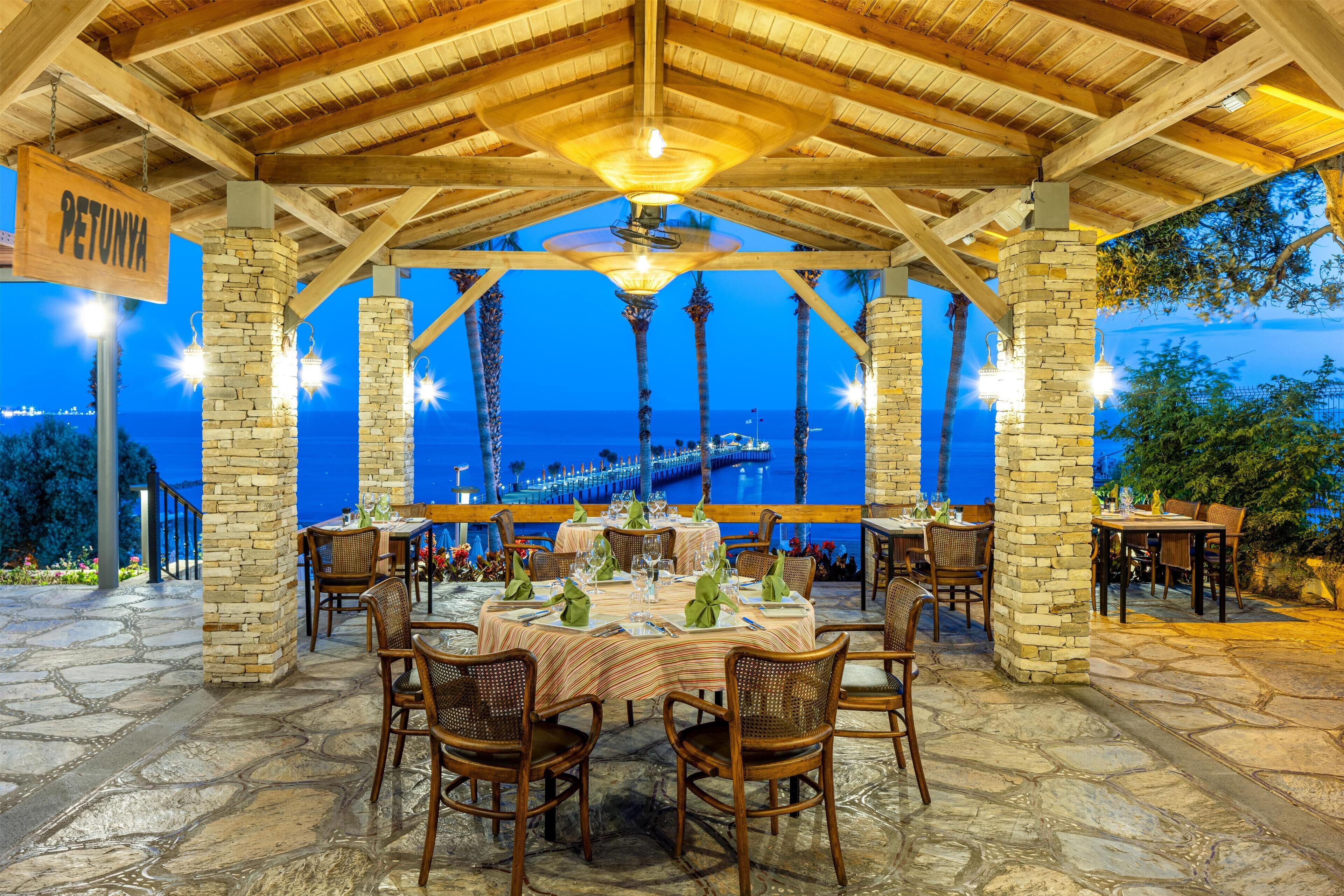 Frokost, lunsj og middag serveres, internasjonale retter 