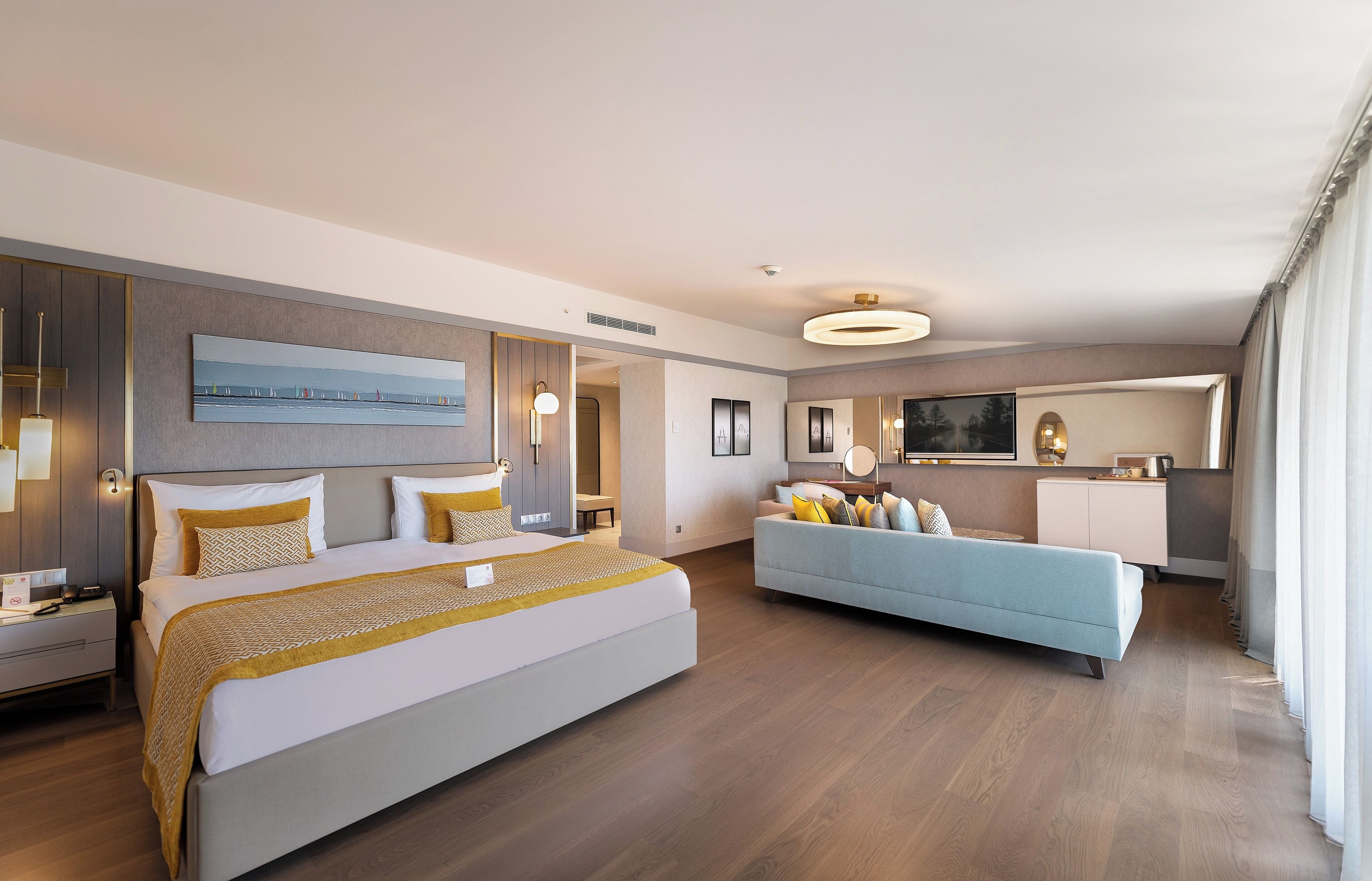 Àtic | Minibar gratuït, caixa forta a l'habitació i escriptori 