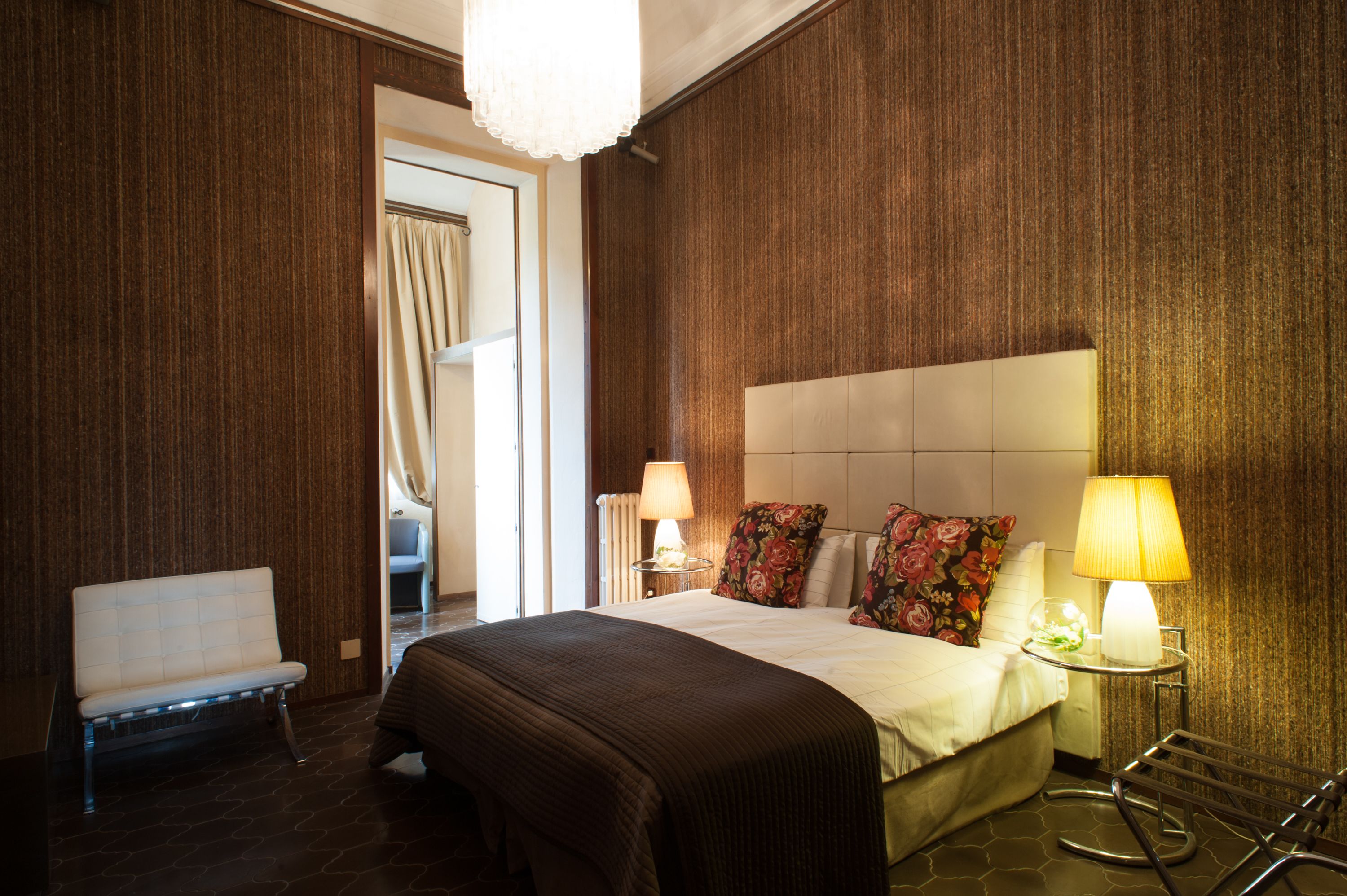 junior suite, 1 king bed | minibar, in-room safe, desk, blackout curtains