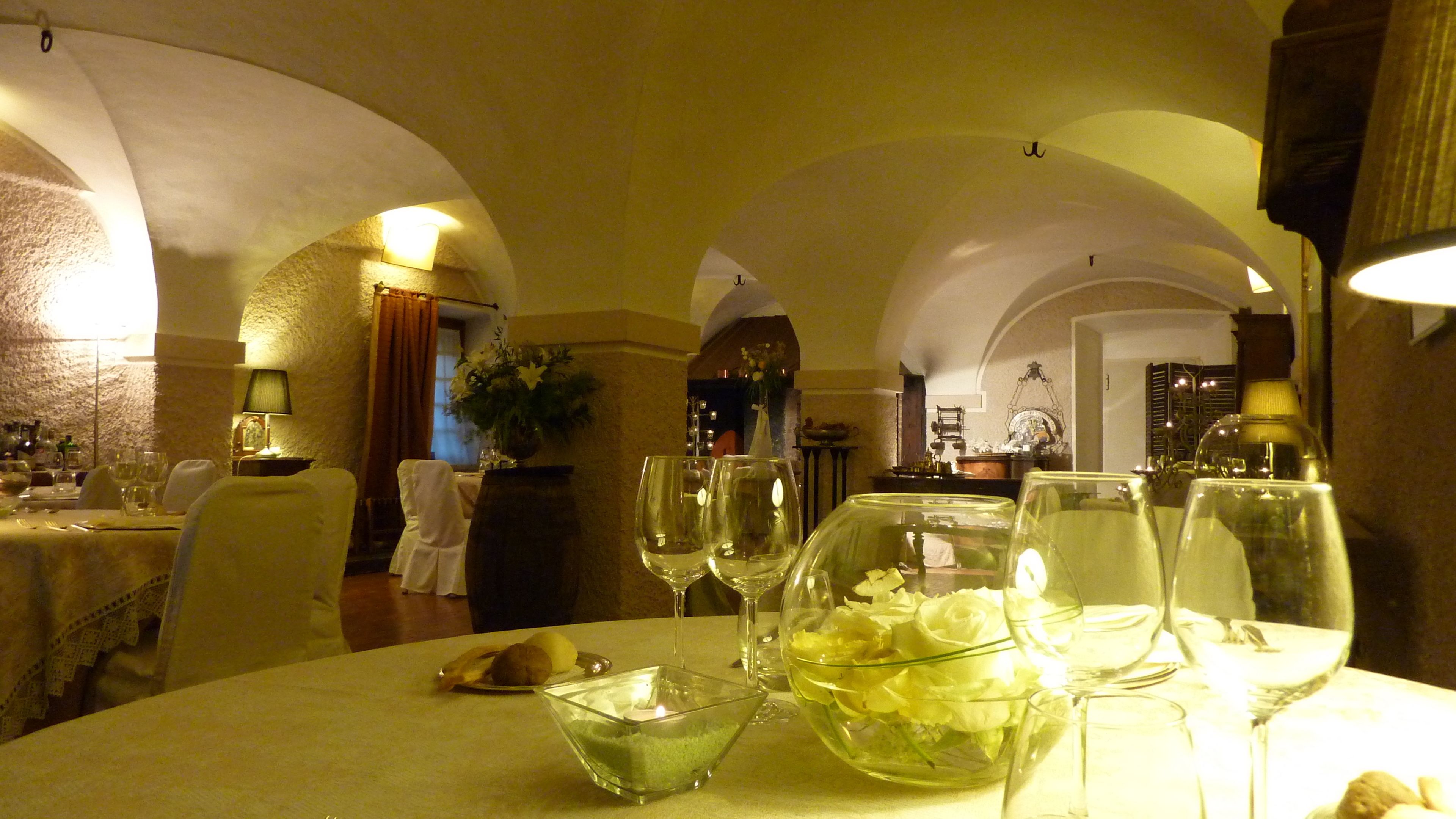 dinner served, italian cuisine, al fresco dining