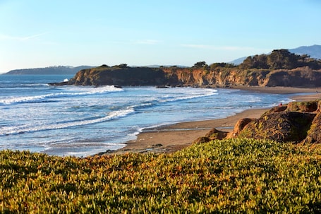 Praia. Sands by The Sea