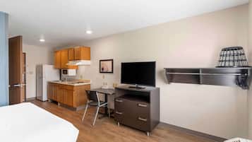 办公桌、笔记本电脑工作区、熨斗/熨板、免费 WiFi