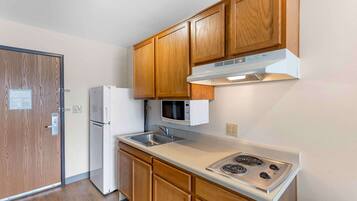 办公桌、笔记本电脑工作区、熨斗/熨板、免费 WiFi