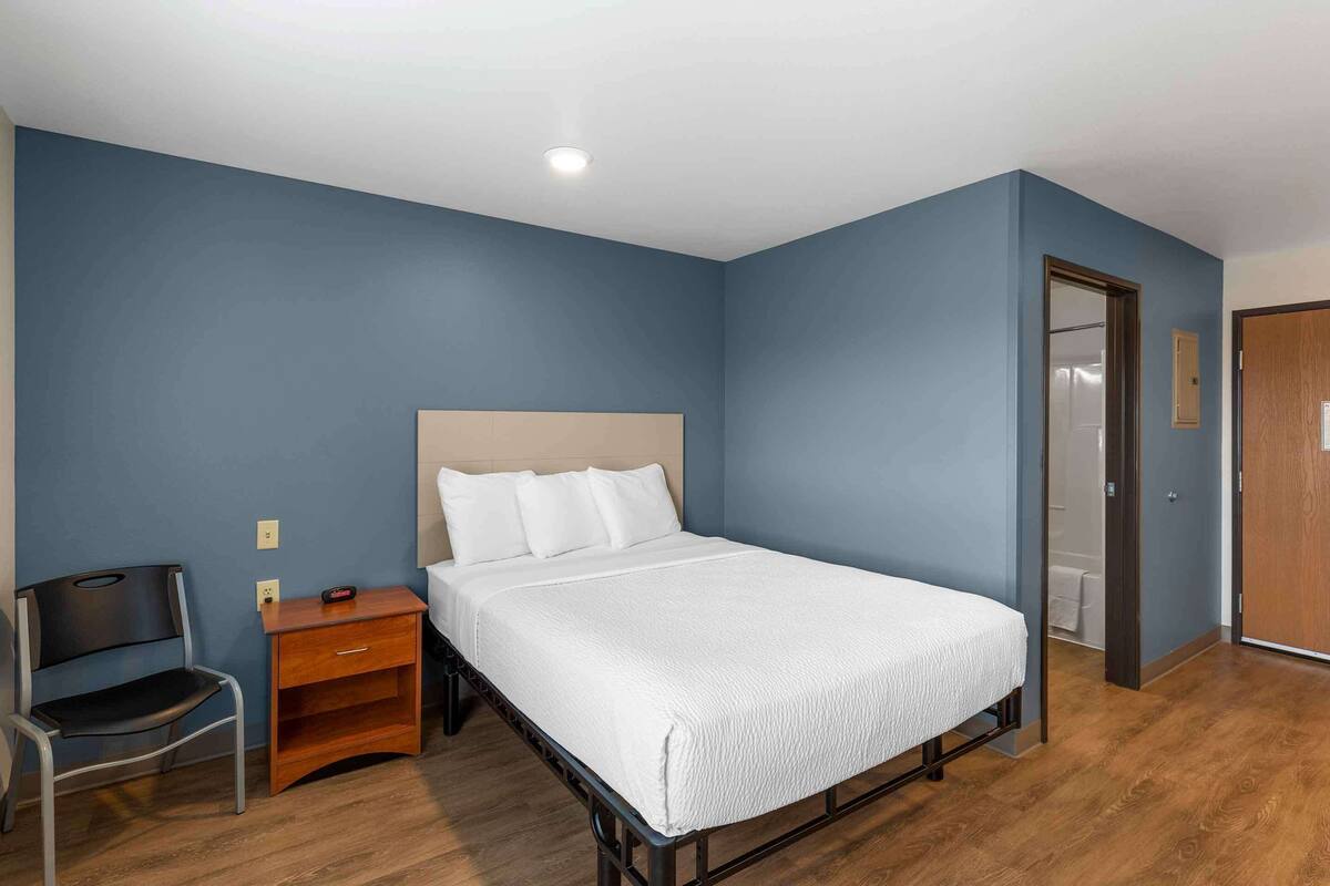 Standard Studio, Non Smoking, Refrigerator & Microwave | Desk, laptop workspace, iron/ironing board (on request), WiFi (free)