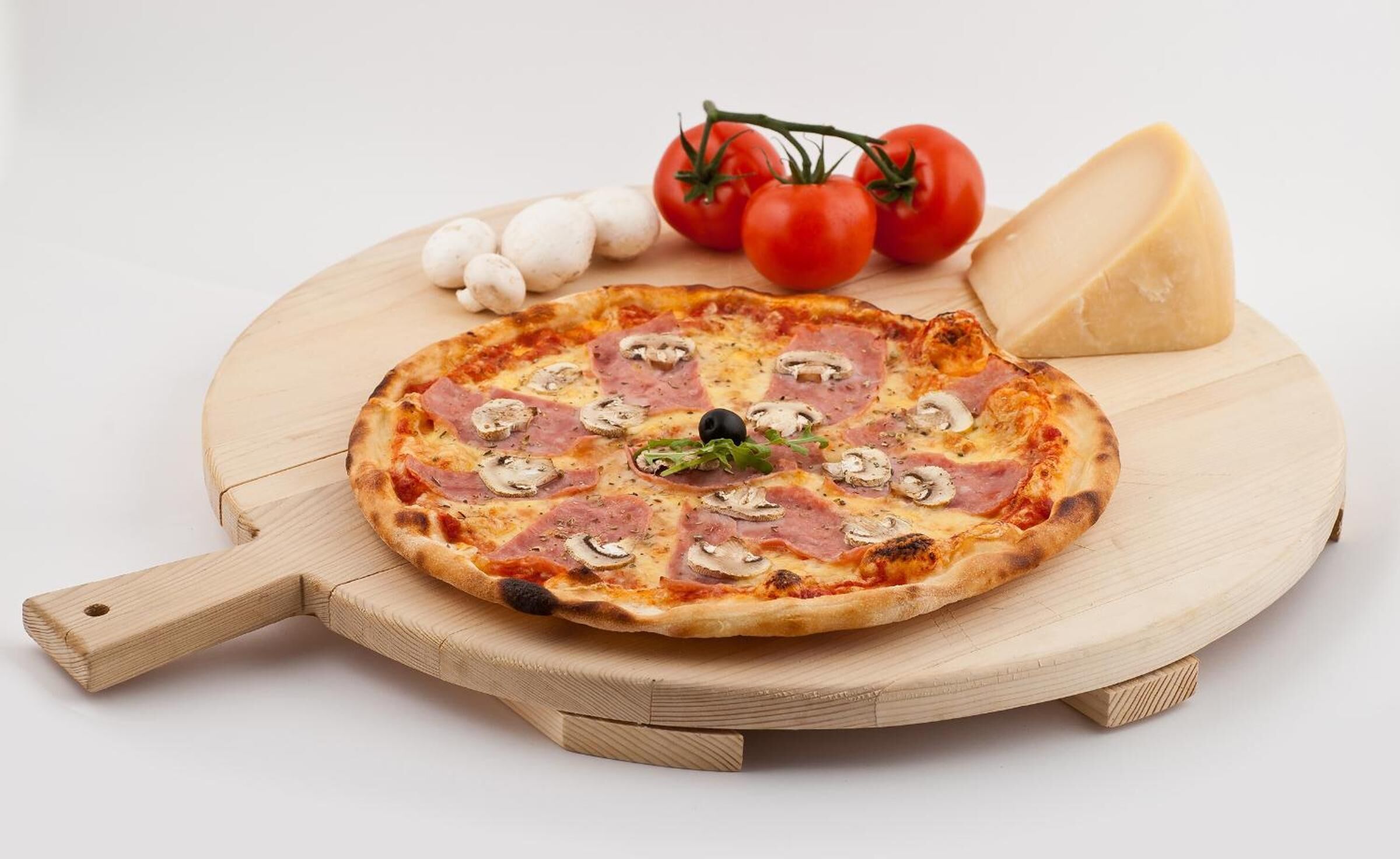 2 restaurants, breakfast, lunch, dinner served; international cuisine