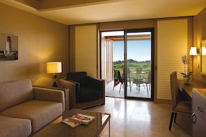 1 bedroom, free minibar, in-room safe, blackout curtains