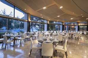 5 Restaurants, Frühstück, Mittagessen, Abendessen, internationale Küche