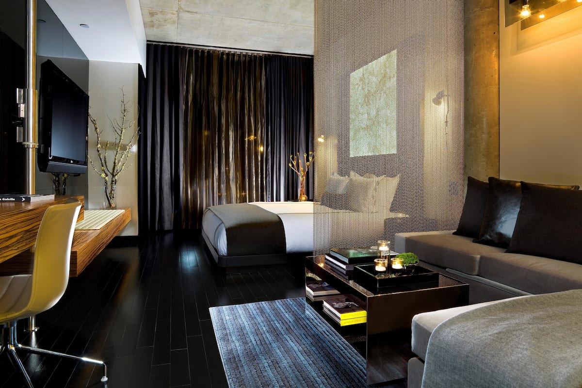 Egyptian cotton sheets, premium bedding, minibar, in-room safe