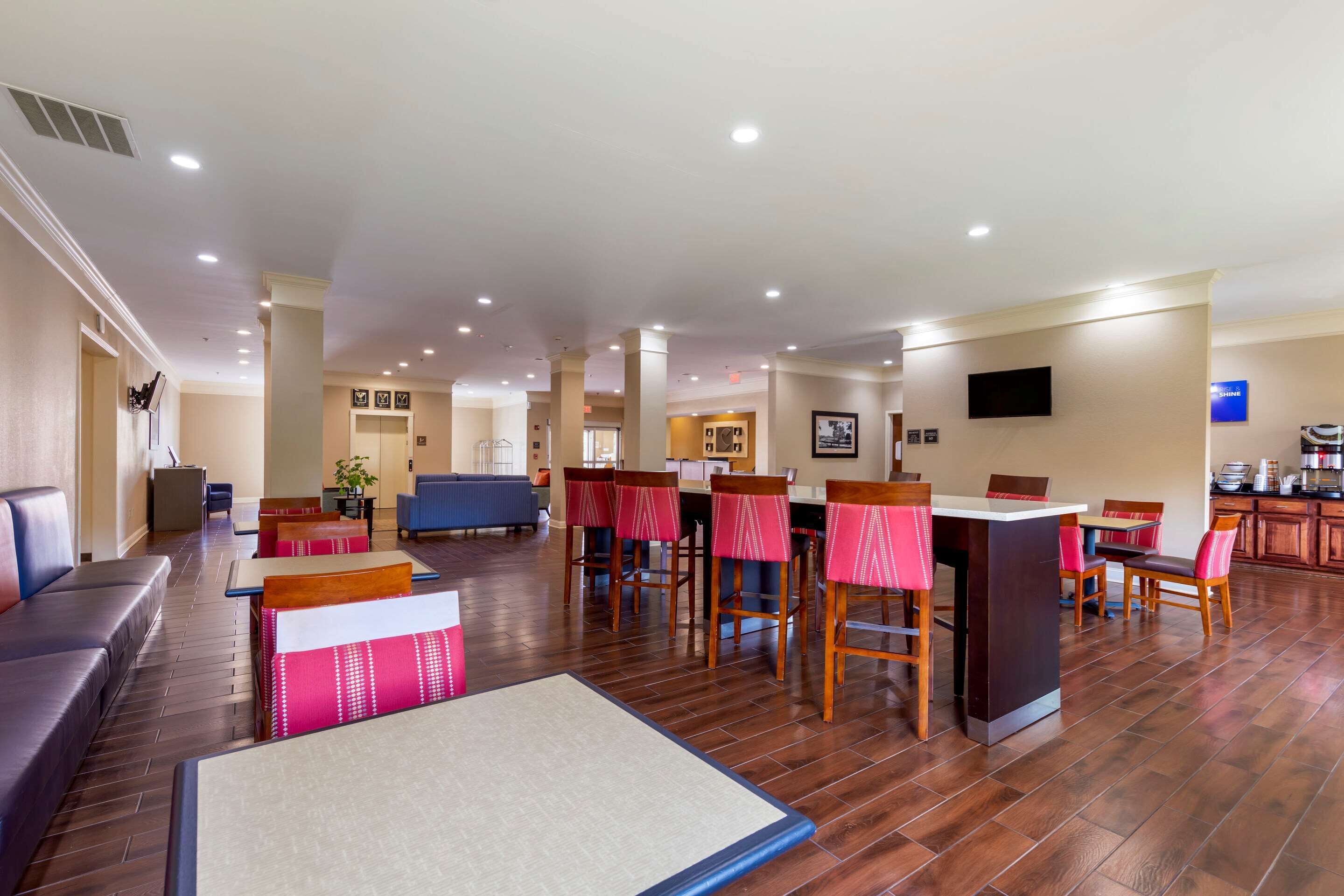 Free daily buffet breakfast