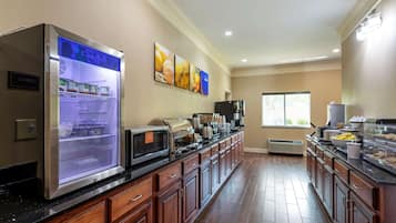 Free daily buffet breakfast