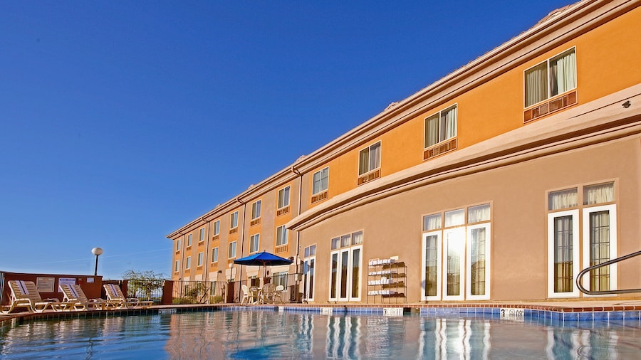 Holiday Inn Express & Suites Tucson by IHG