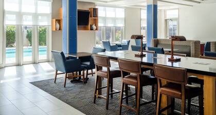 Holiday Inn Express & Suites Tucson by IHG