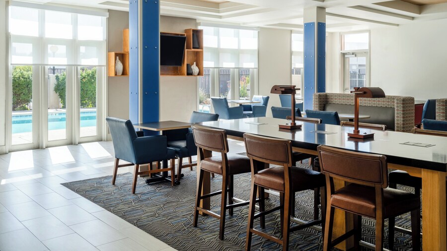 Holiday Inn Express & Suites Tucson by IHG
