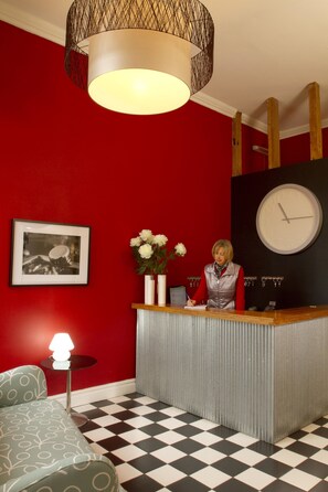 Reception - Hotel Ultramar (Valparaiso)