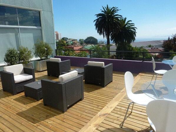 Balcony - Hotel Ultramar (Valparaiso)