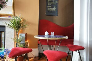 Petit déjeuner préparé sur commande servi tous les jours en supplément