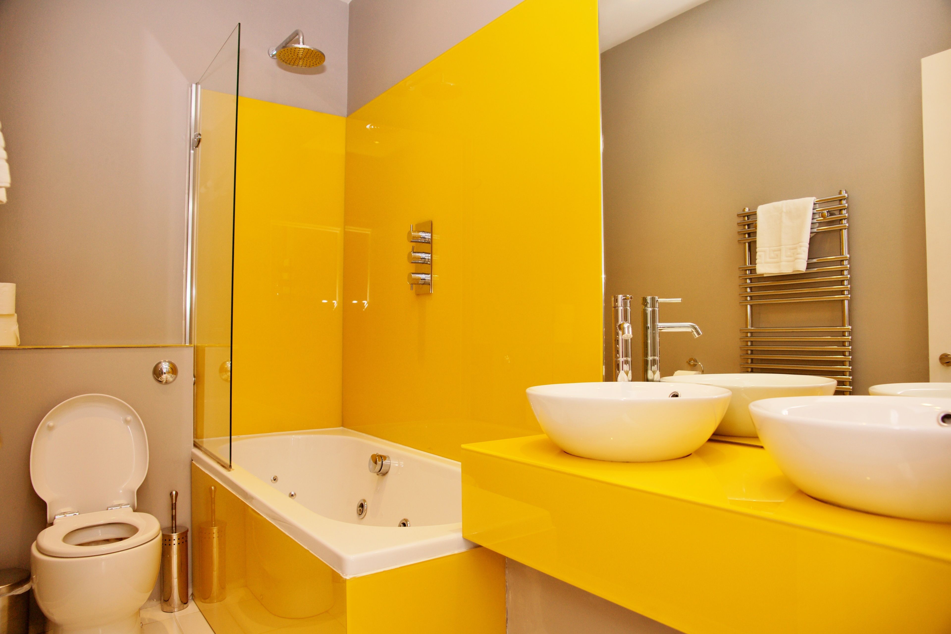 Superior Double Room, Balcony | Bathroom | Designer toiletries, hair dryer, towels