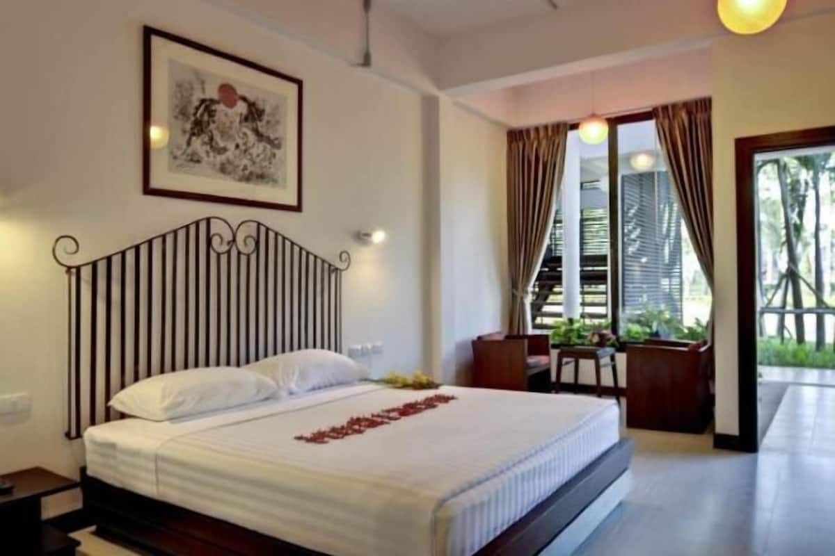 1 bedroom, in-room safe, individually decorated, individually furnished