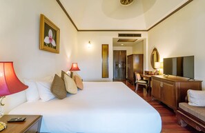 Superior Room | Ropa de cama de alta calidad, minibar, caja fuerte y escritorio