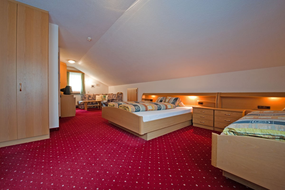 Family Room | In-room safe, desk, cribs/infant beds, free WiFi