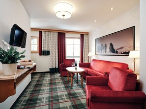 Family Room, 2 Bedrooms | Living area | Flat-screen TV - Hotel Pichlmayrgut (Schladming)