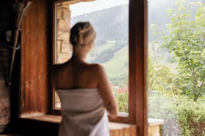 Sauna, hot tub, steam room, body treatments, hot stone massages