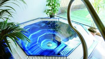 Sauna, tina de hidromasaje y tratamientos corporales