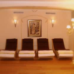 Sauna, hot tub, body treatments, hot stone massages, Thai massages