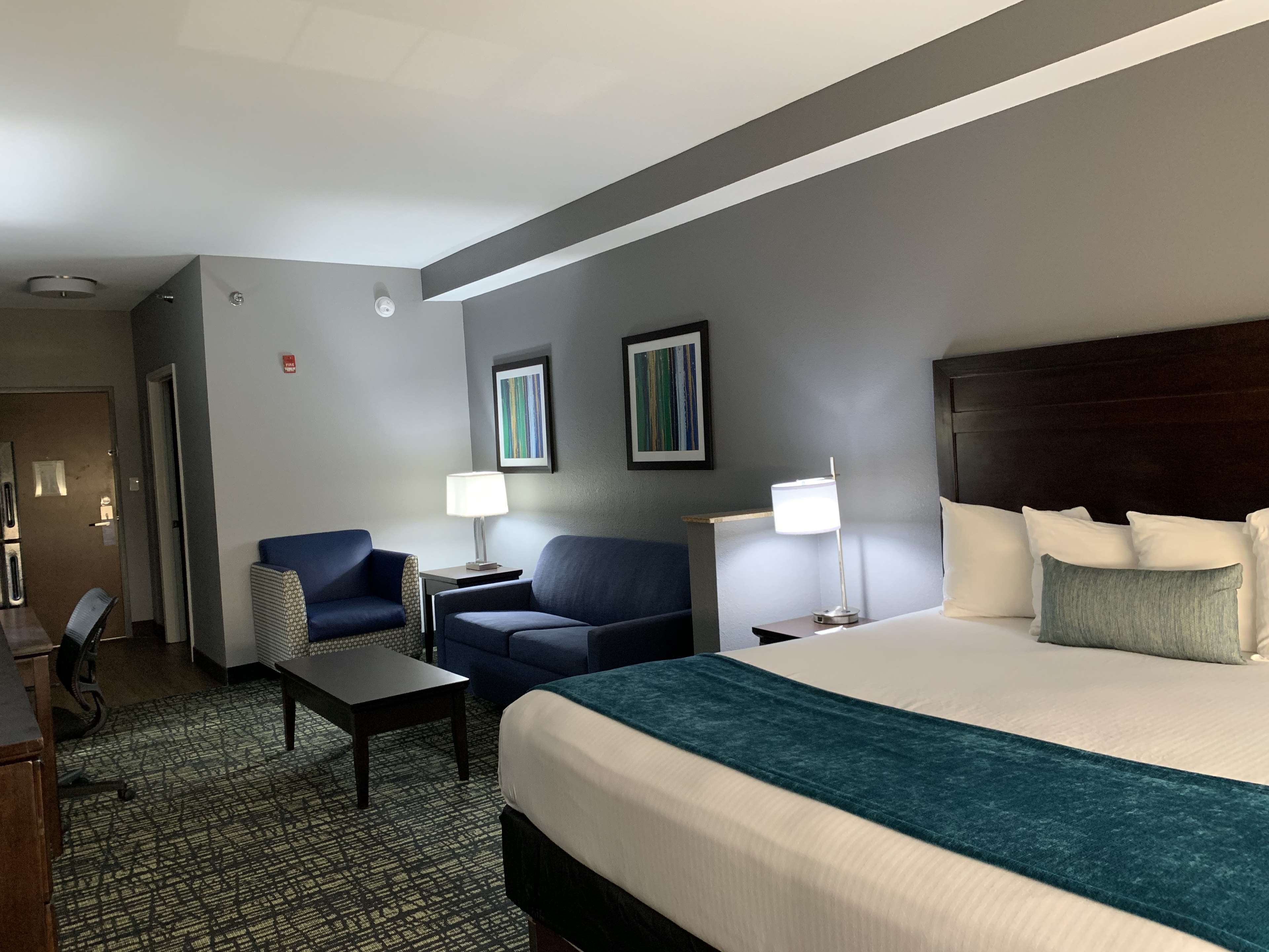 1 bedroom, premium bedding, desk, iron/ironing board