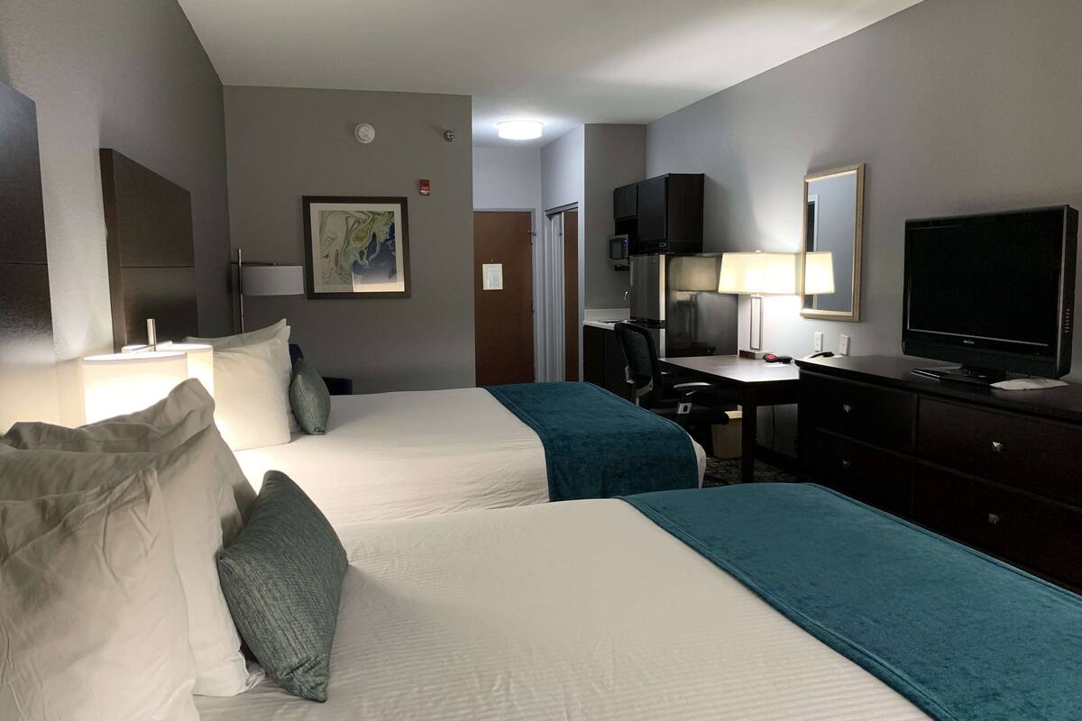 standard room, 2 queen beds, non smoking, kitchenette | 1 bedroom, premium bedding, desk, iron/ironing board