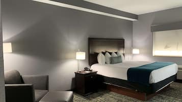 Chambre Standard, 1 trĂšs grand lit, non-fumeur, four Ă  micro-ondes
