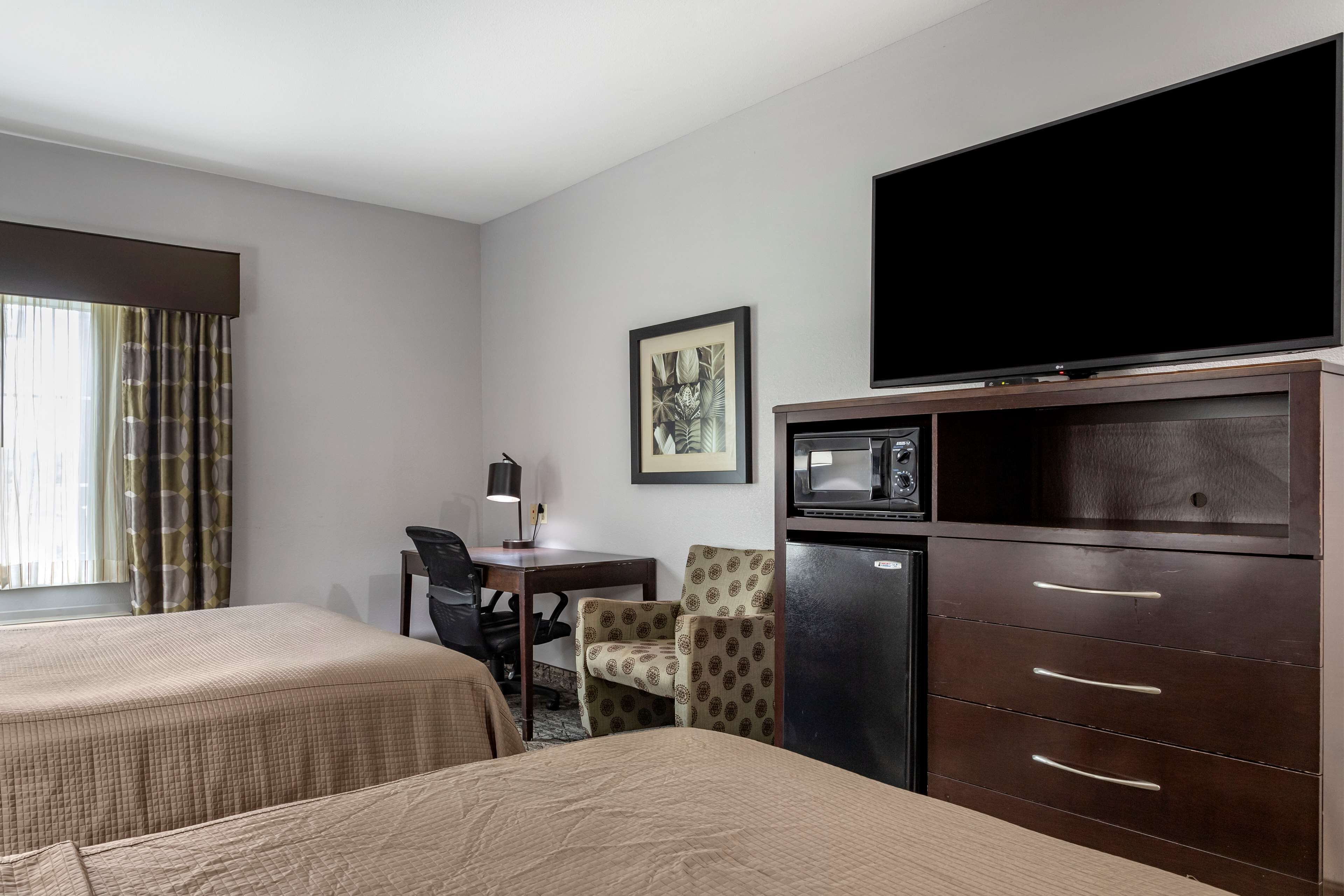 standard room, 2 queen beds, accessible, bathtub | desk, iron/ironing board, free wifi, bed sheets