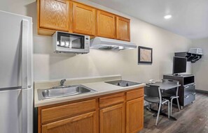 Standard Studio, Non Smoking, Refrigerator & Microwave | Desk, laptop workspace, iron/ironing board, free WiFi - Extended Stay America Select Suites - Tallahassee - East (Tallahassee)