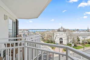 Single Room, Balcony, Partial Ocean View | Balcony view - Hotel Monte Carlo Ocean City (Ocean City)