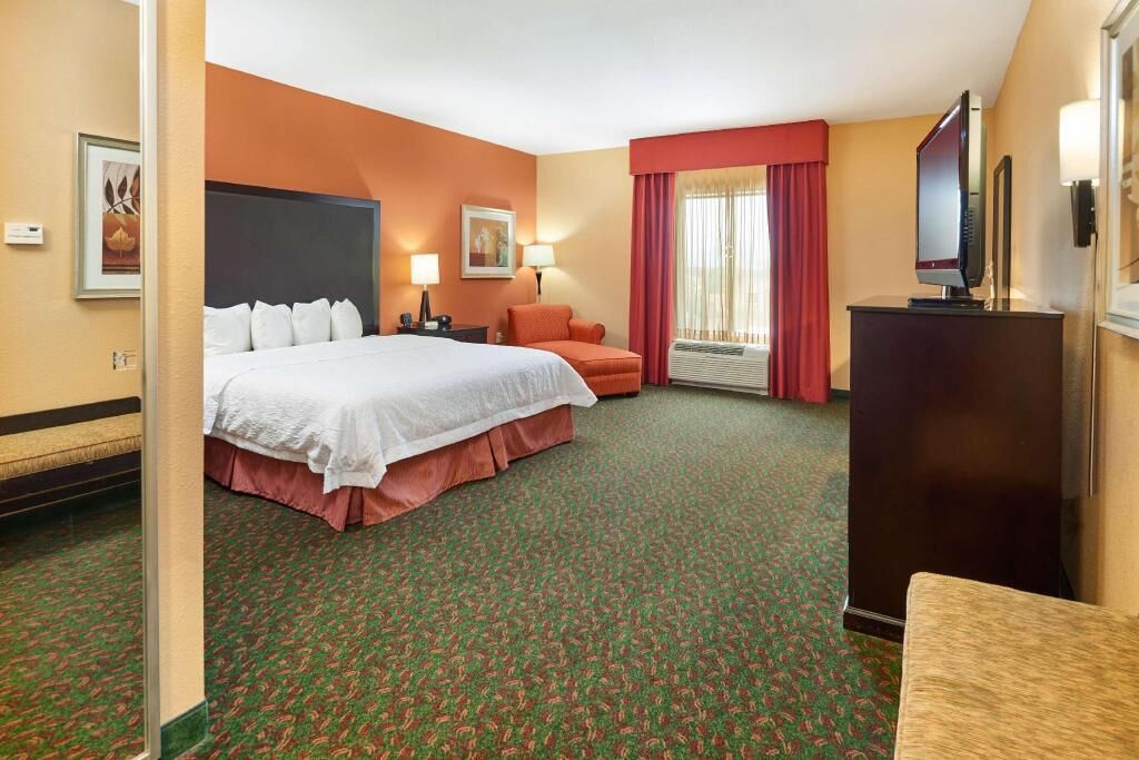In-room safe, iron/ironing board, free WiFi, bed sheets