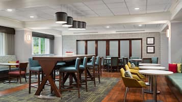 Sudah termasuk sarapan prasmanan setiap hari