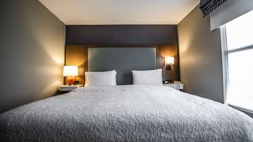 One king with sofabed non smoking | Premium bedding, in-room safe, iron/ironing board