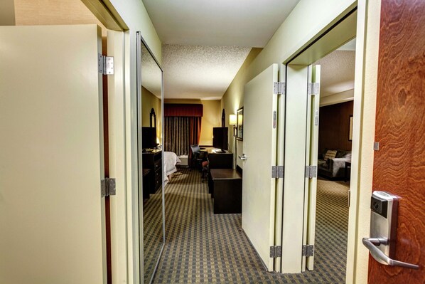 Suite, 2 Queen Beds, Non Smoking