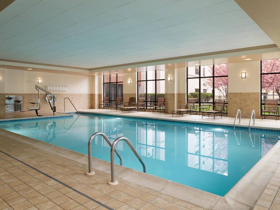 Una piscina techada