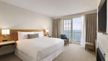 Cofres nos quartos, escrivaninha, cortinas blackout