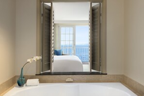 Suite, 1 Bedroom, Oceanfront | Bathroom