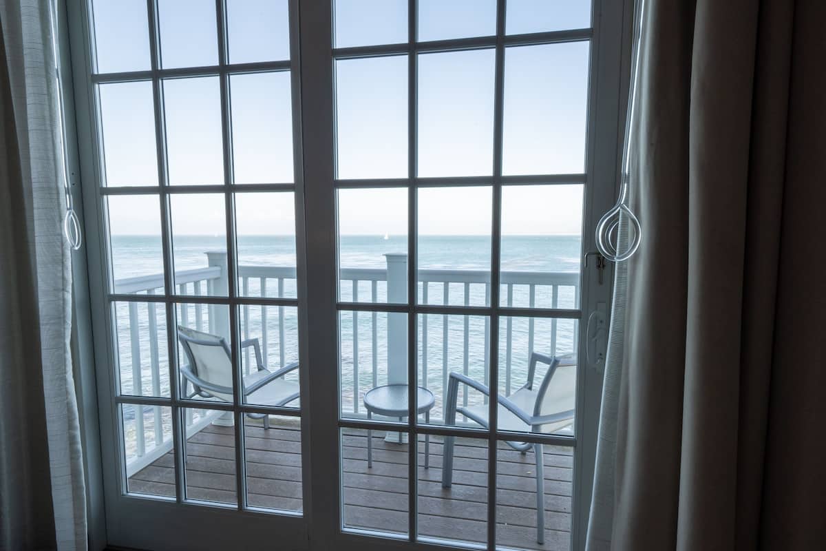 balcony