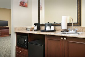 Minibar - Hampton Inn & Suites Lakeland-South Polk Parkway (Lakeland)