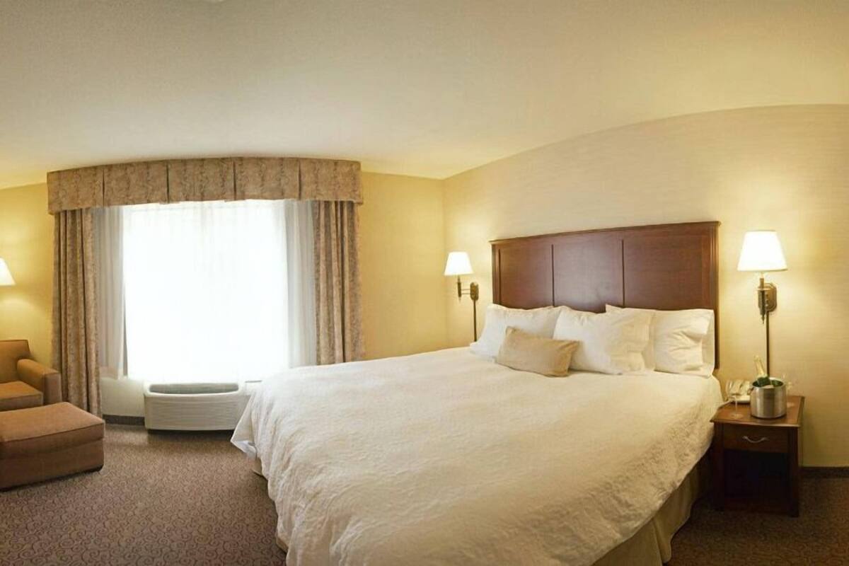 Premium bedding, Tempur-Pedic beds, individually decorated