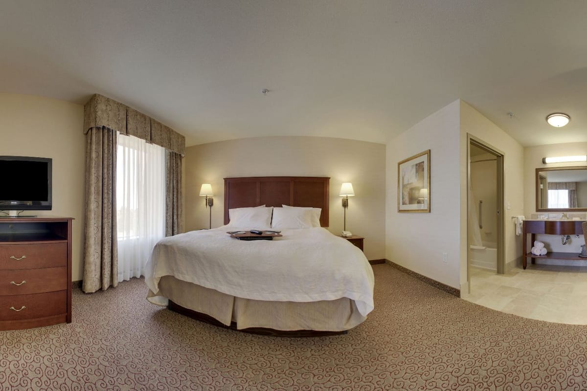 Suite, 1 King Bed, Non Smoking | Premium bedding, Tempur-Pedic beds, individually decorated