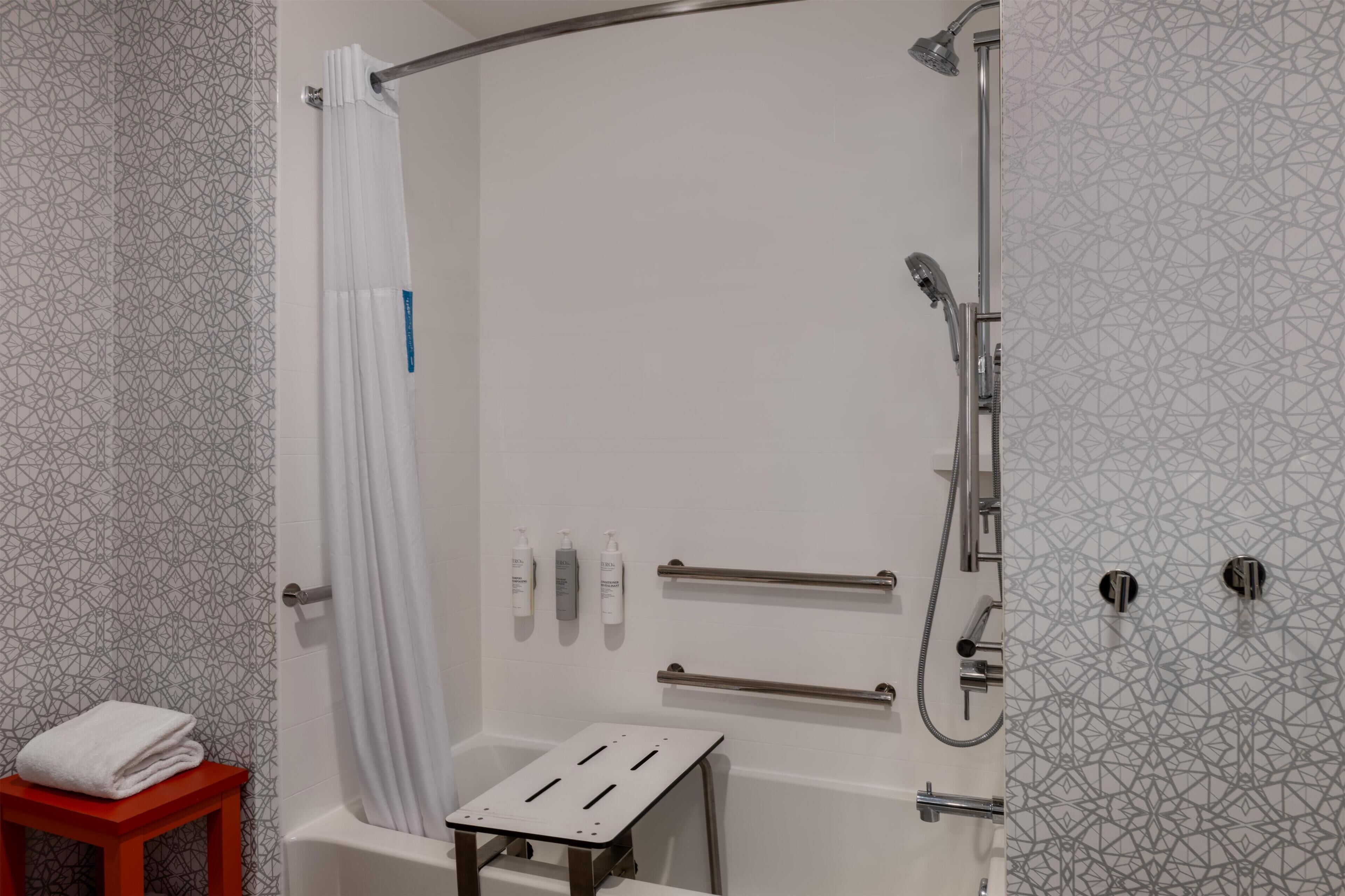 Gratis toalettartiklar, hårtork och handdukar