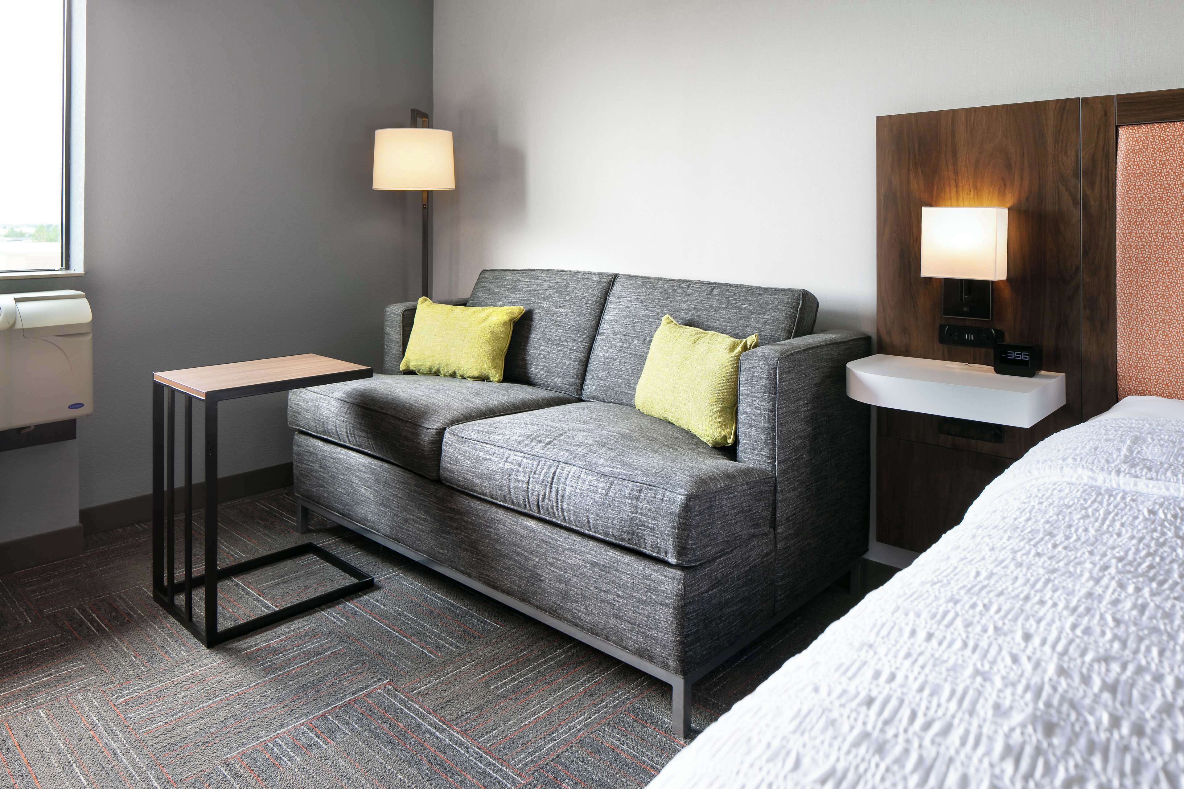 flat-screen tv, pay films